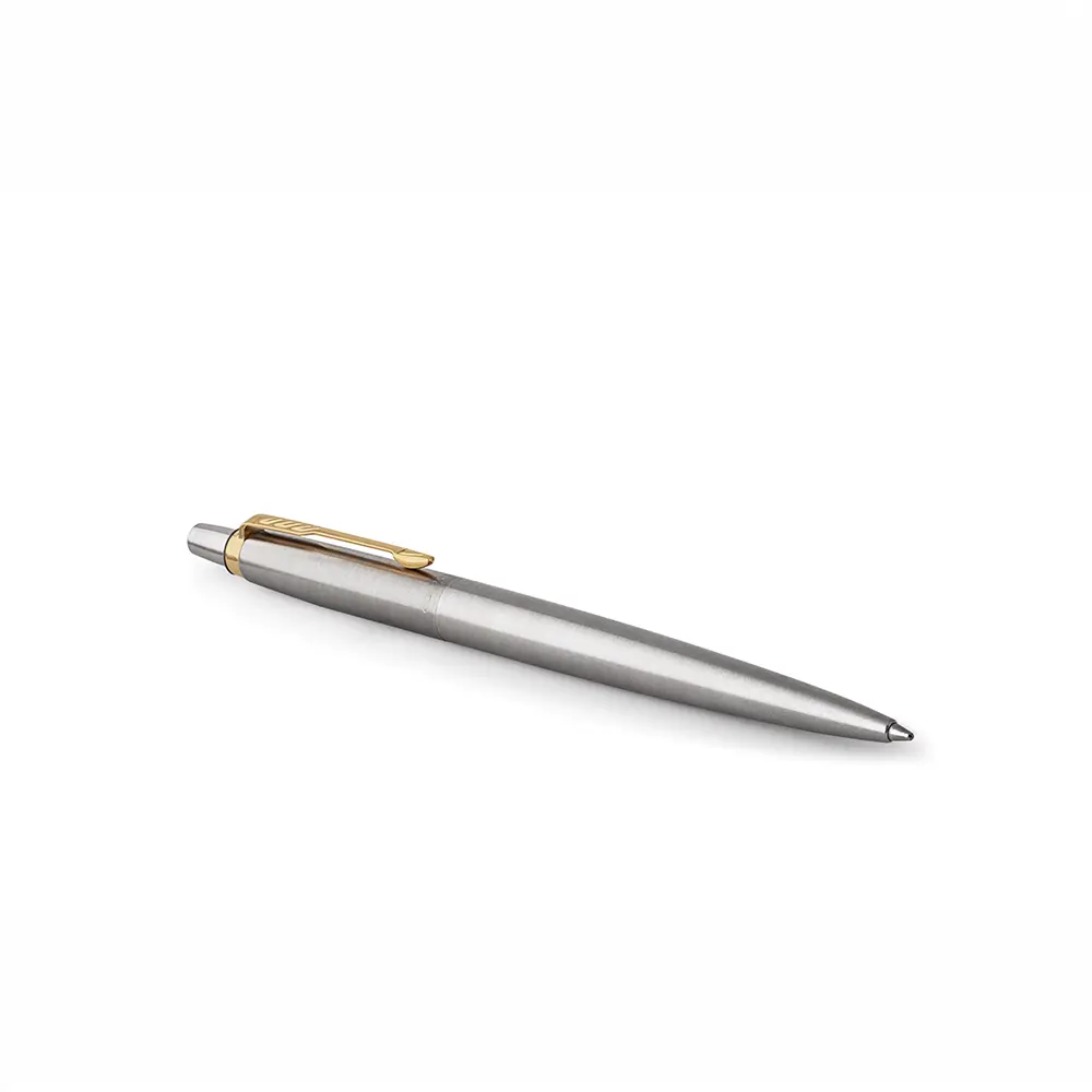 Smooth writing with stainless steel Parker Classic.