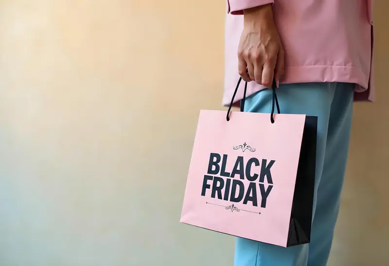 Man holding custom printed paper bag