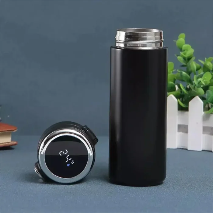 Enjoy your drinks at the perfect temperature with these smart bottles.